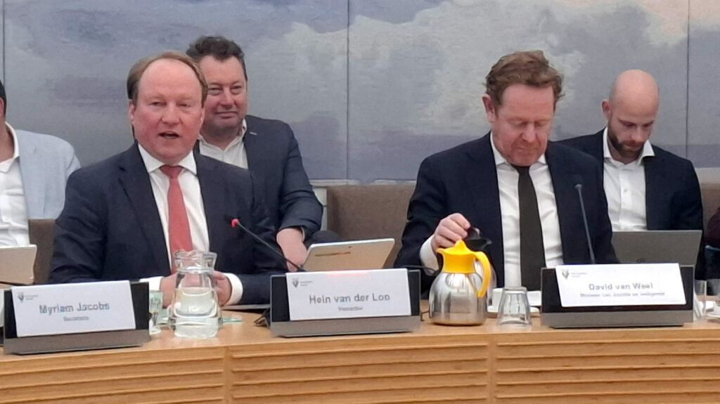 Voorzitter van het Veiligheidsberaad Hein van der Loo en minister van Justitie en Veiligheid David van Weel.